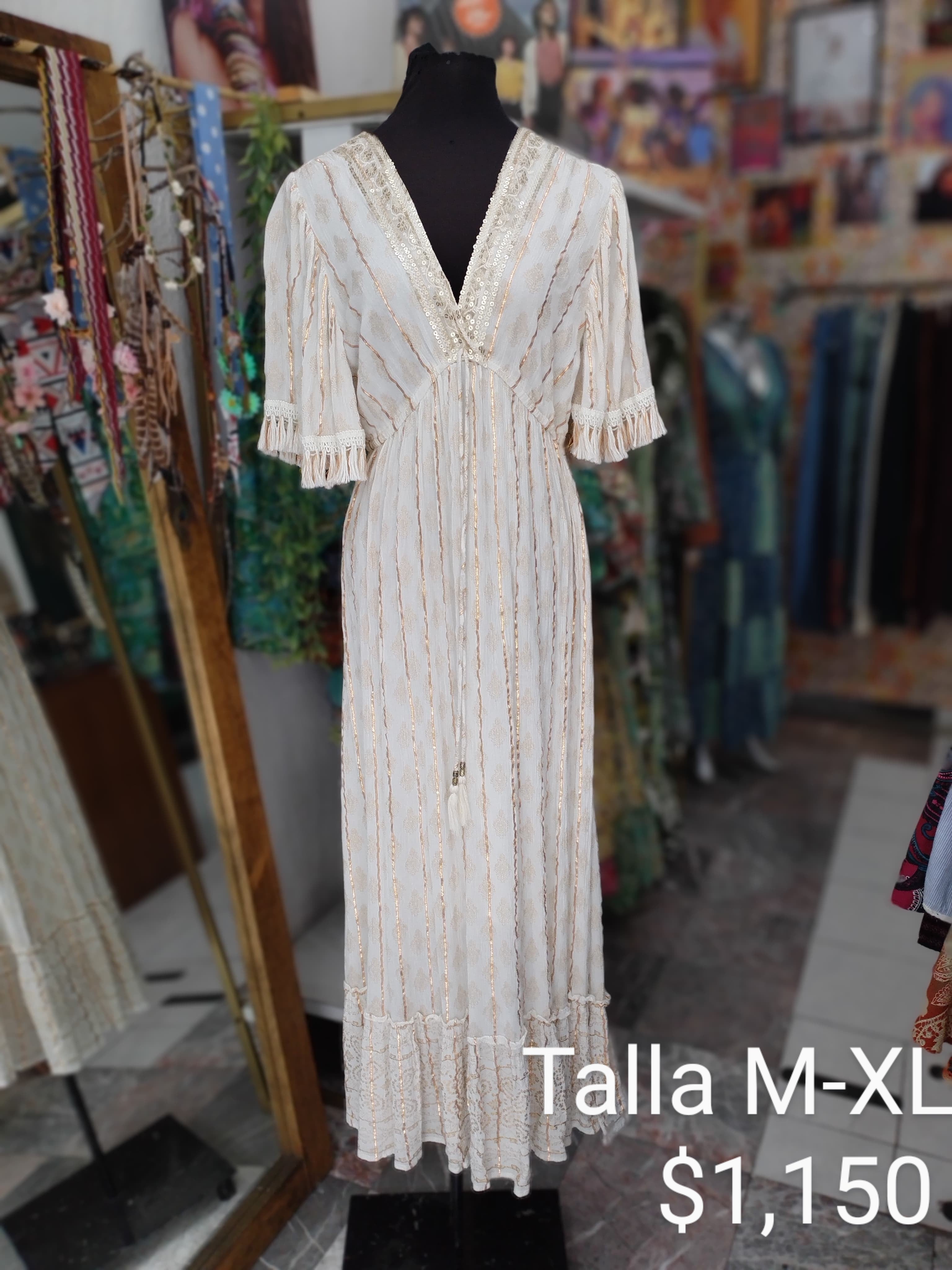 Vestido boho largo con flecos y detalles dorados