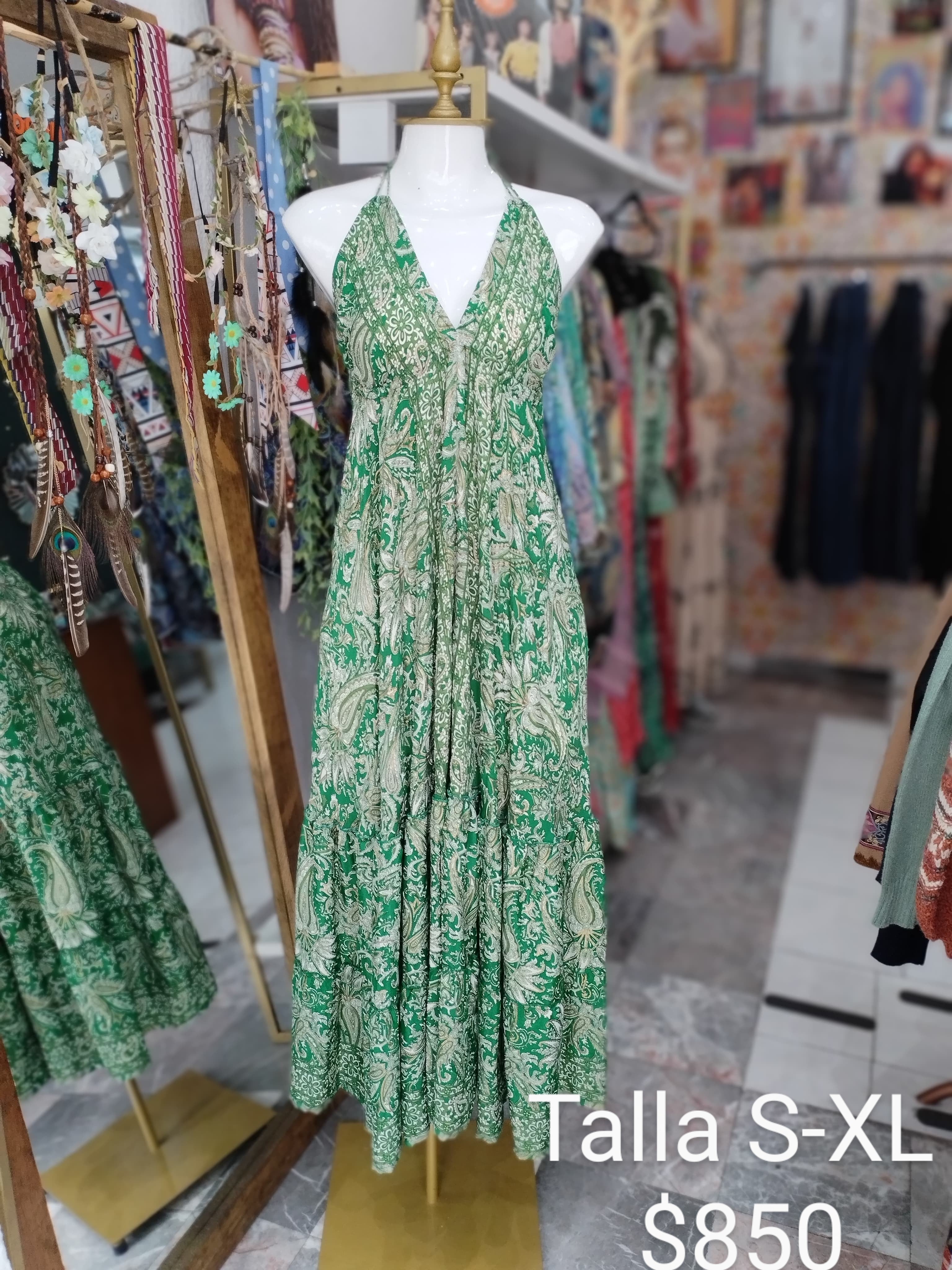 Vestido largo boho verde grabado paisley